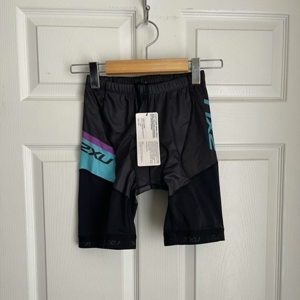 NWT 2XU women compression endurance tri short